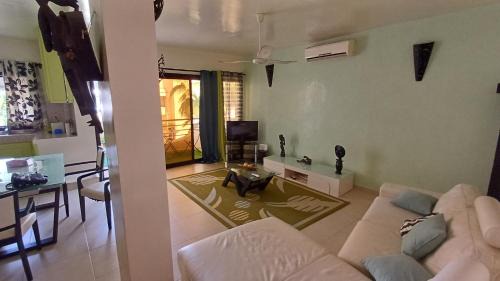 Saly Apartment | Appartement "AMINA" mit Pool