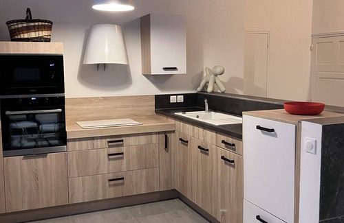 Tours City Centre Apartment | Appartement Ancien au Calme en Plein Cœur du Vieux Tours Avec Parking Privé