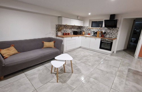 Corconne Apartment | Appartement Attenant à Notre Maison Principale