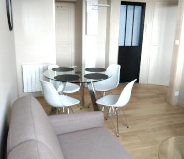Saint-Briac-sur-Mer Apartment | Appartement au centre de Saint Briac
