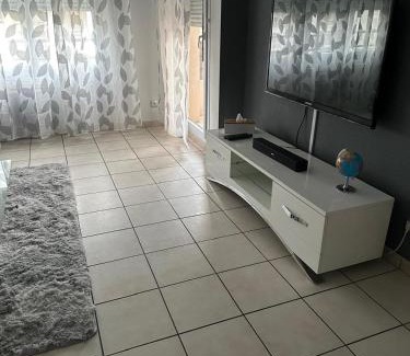 Ferrandiere - Maisons Neuves Apartment | Appartement avec piscine sur le toit