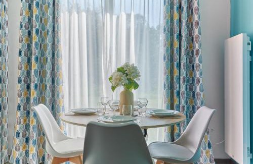 Equemauville Apartment | Appartement Bleu Turquoise - Welkeys