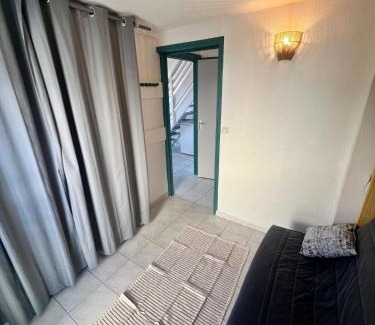 Palavas-les-Flots Apartment | Appartement climatisé, double vue mer et Pic, accès mer et Parking privatif