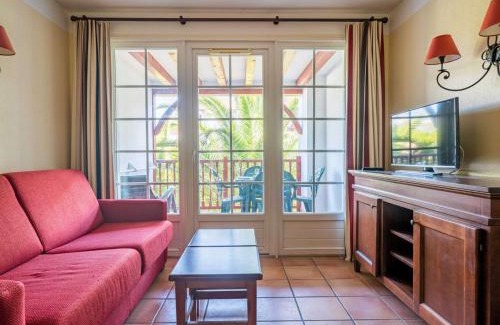 Ciboure Apartment | Appartement Coquet avec Piscine et Balcon à Ciboure, Proche Golf de la Nivelle - FR-1-4-480