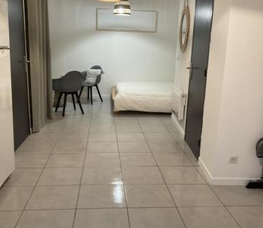 Le Cres Apartment | Appartement cosy centre du Crès