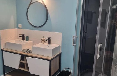 Moncey Apartment | APPARTEMENT COSY