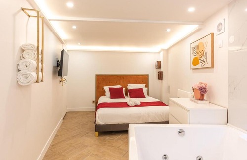 Pere Lachaise Apartment | Appartement d'exception avec Jacuzzi et AC - 6P