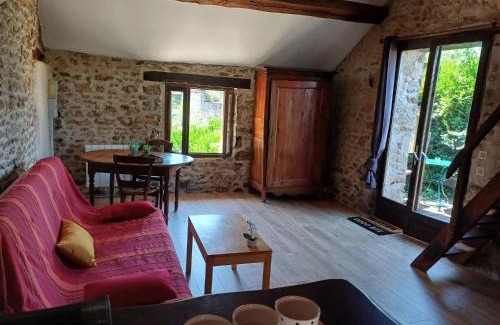 Pouilly-le-Fort Apartment | Appartement en pierre au calme
