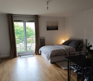 Carrieres-sous-Poissy Apartment | Appartement Cosy, 30 minutes de Paris