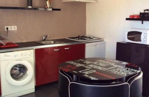 Isolaccio-di-Fiumorbo Apartment | Appartement charmant à Isolaccio-Di-Fiumorbo, 55m², balcon