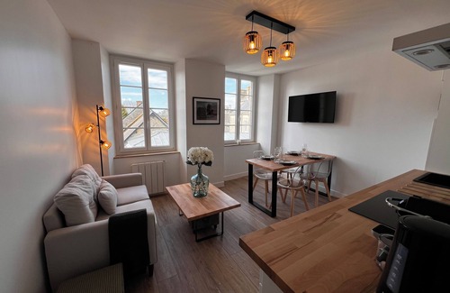 Sainte-Mere-Eglise Apartment | Appartement Spacieux en Plein Coeur de Sainte-mère-eglise