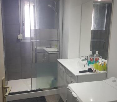 Vandoeuvre-les-Nancy Apartment | Appartement calme 3 chambres avec lit double Wifi - Parking facile