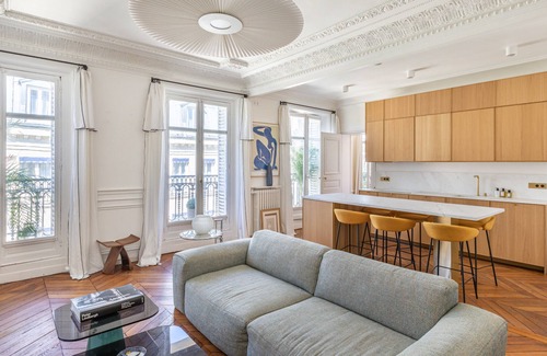 Quartier de la Monnaie Apartment | Appartement Haussmannien D'exception Coeur de Paris