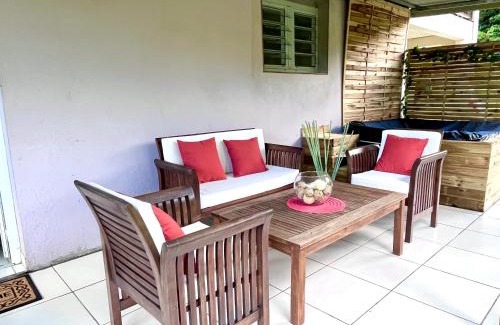 Saint-Joseph Apartment | Appartement Le Colibri avec jacuzzi