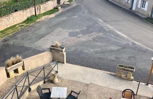 Perrigny-sur-Loire Apartment | Appartement Les Bons Vivants au coeur de Perrigny