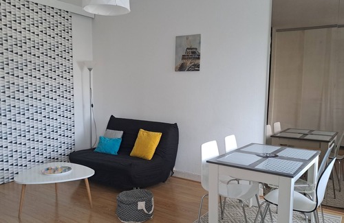 Troyes Apartment | Appartement Le Gambetta - Centre Ville Troyes # Wifi