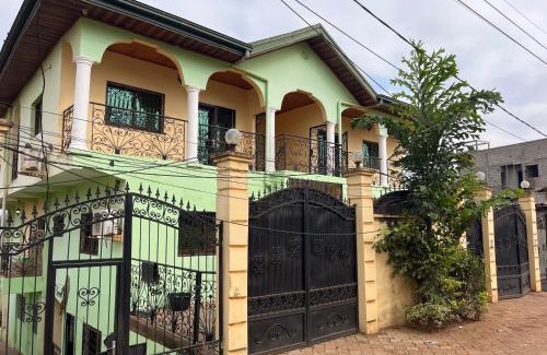 Yaounde Apartment | Appartement moderne 120 m2, cameras de surveillance , quartier résidentiel, Nkomo Maetur, YAOUNDE
