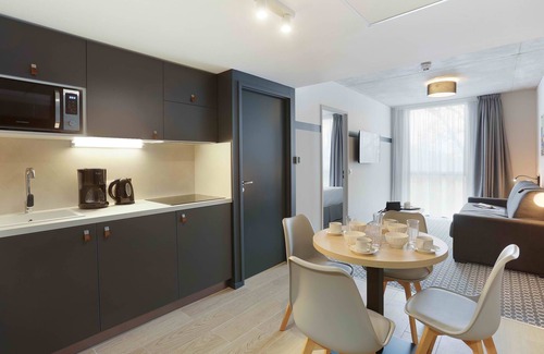 Blagnac Condo | Appartement Neuf près de l'Aéroport +WIFI Gratuit!