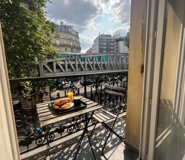 Riquet Stalingrad Apartment | Appartement parisien