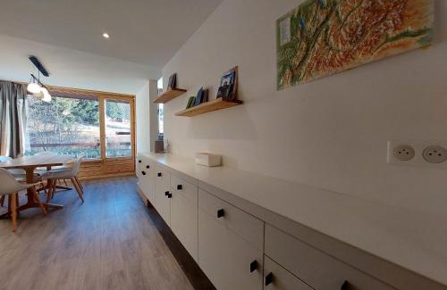 Arc-1800 Apartment | Appartement rénové 7 personnes · Ski aux pieds · Balcon sud · Wifi gratuit - FR-1-346-313