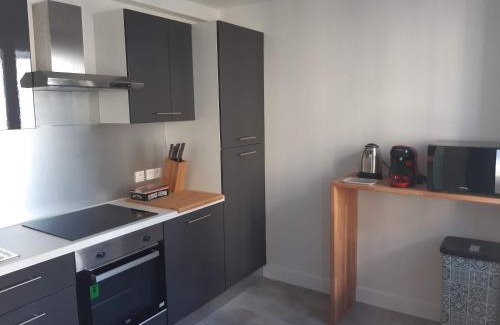 La Roche-Chalais Apartment | Appartement rénové Le New-York en centre ville - Terrasse et parking - non climatisé