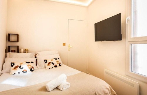 Pere Lachaise Apartment | Appartement Raffiné avec Jacuzzi et AC - 6P