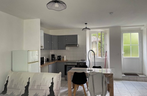 Dinan Apartment | Appartement RDC Avec Cour Commune à 5 Minutes de la Gare