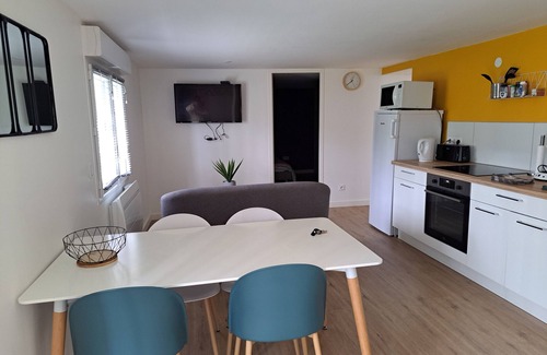Avrille Apartment | Appartement Refait à Neuf Tout Équipé en RDC Avec Jardin Terrasse ,barbecue