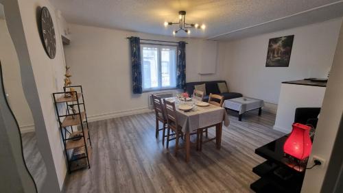 Rethel Apartment | Appartement Rethel - Netflix - Marc & cécile