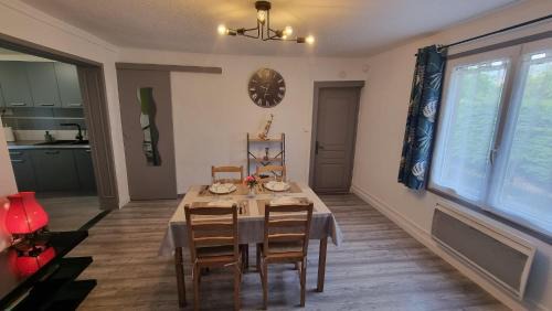 Rethel Apartment | Appartement Rethel - Netflix - Marc & cécile