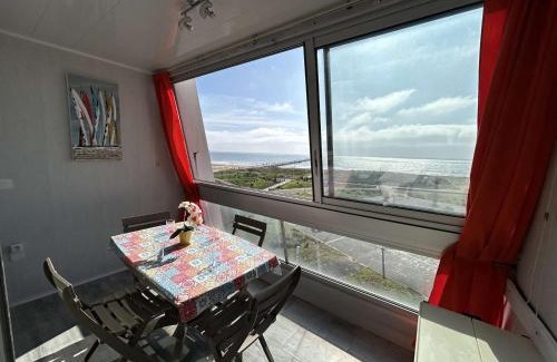 Saint-Jean-de-Monts Apartment | Appartement Studio cabine, 4 couchages, face à la mer - FR-1-224C-304