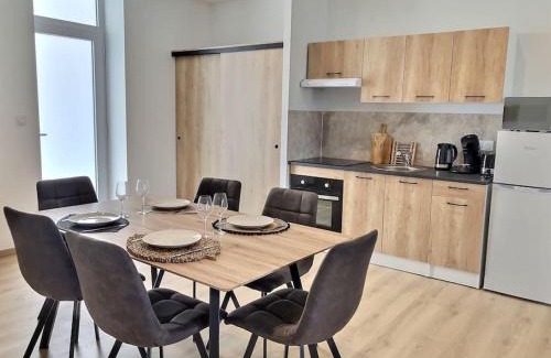 Amberieu-en-Bugey Apartment | Appartement spacieux et lumineux proche gare