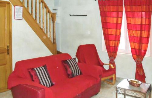 Monteux Apartment | Appartement spacieux à Monteux avec piscine partagée