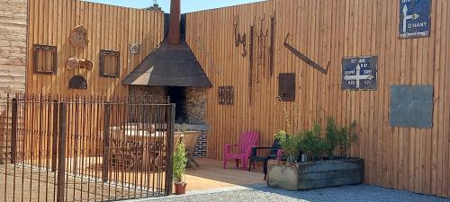 Givet Apartment | Appartement style industriel avec terrasse