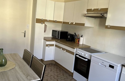 Lons-le-Saunier Apartment | Appartement T4 - 80m2 - Meublé - Centre Ville - Proche Thermes