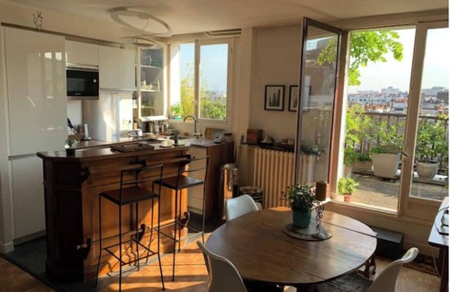 Quartier des Grandes-Carrieres Apartment | Appartement Terrasse Avec vue sur le Sacré Coeur