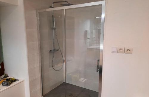 Noidans-le-Ferroux Apartment | Appartement très spacieux 4 chambres 6 couchages