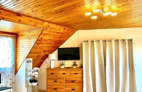 Cleguerec Apartment | Appartement une chambre plus une chambre bébé ou enfant trois ans à la campagne au calme