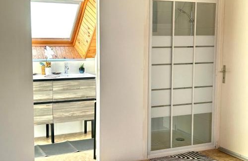 Cleguerec Apartment | Appartement une chambre plus une chambre bébé ou enfant trois ans à la campagne au calme