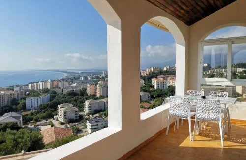 Bastia Apartment | Appartement Vue Mer à Bastia, terrasse et piscine privée.