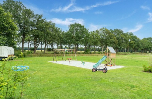 Zwiggelte Cottage | Appealing holiday home in Zwiggelte with garden