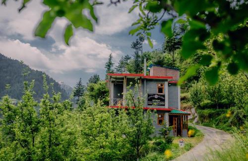 Banjar House | Apple Blush Retreat - Tirthan Valley
