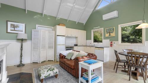 Apollo Bay Apartment | Apple Tree Cottage