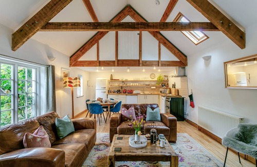 Crediton House | Apple Tree Cottage - East Forde Farm