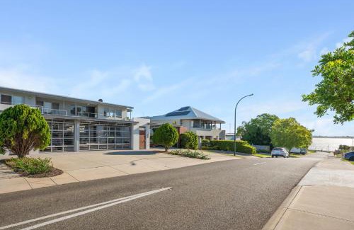 Applecross Apartment | Applecross Riverside Apt