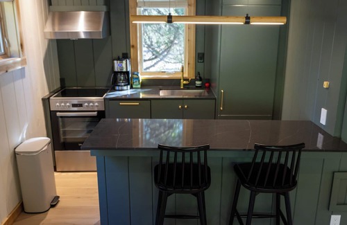 Fish Creek Cottage | Applewood at Loma Cottages