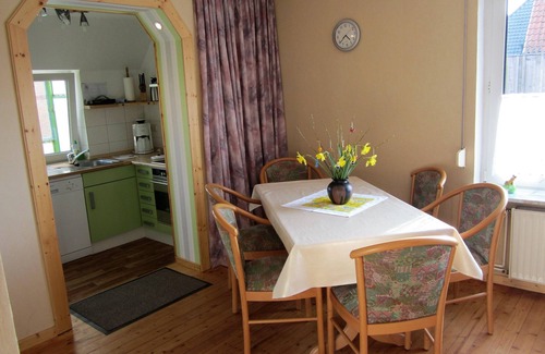 Hohenfelde House | approx. 100 m² for 2-6 persons, Wlan, winter garden, fenced property