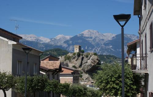 Roccascalegna House | Apricot House