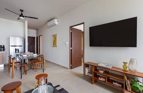 Downtown Cancun Apartment | Apt 502 with stunning Lagoon view w/pool and gym