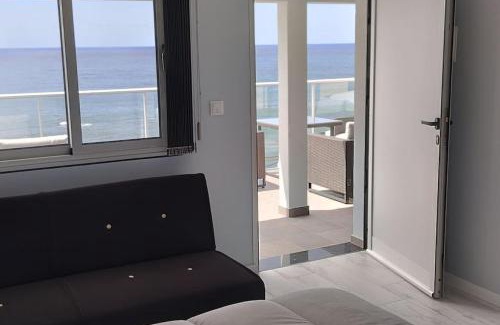 Prazeres Apartment | Apt 'A Gaioa' in 'The Cliff Coast Accomodation'